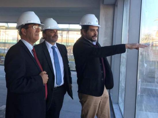 Autoridades visitan obras de Biblioteca Regional.