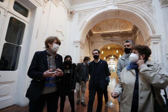 Autoridades ministeriales recorren el Palacio Pereira.