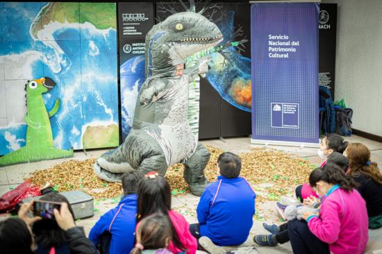 Niños y niñas de la Escuela Especial Mi Mundo disfrutaron y aprendieron con el cuentacuentos del libro “Las Hojas de Guido” 