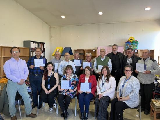 Adultos mayores pensionados de Capredena recibieron alfabetización digital en Biblioteca Pública 47 de Punta Arenas 