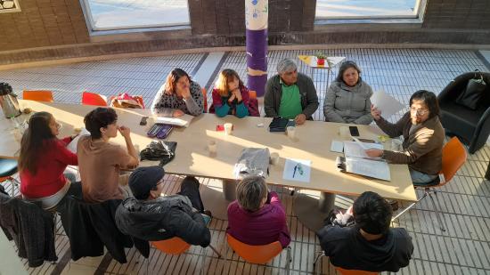  Solapas secundarias Inicio ¿Qué es un club de lectura? Redes regionales Catálogos Formación Recursos Preguntas frecuentes Noticias(solapa activa) El Sistema Nacional de Bibliotecas Públicas realiza la convocatoria al curso para conducir clubes de lectura