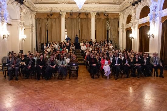 Las y los asistentes en la Sala Claudio Arrau del teatro Municipal de Santiago