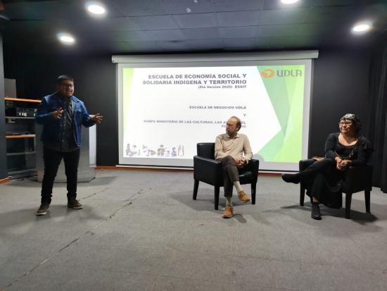 Expositores de la primera jornada de la Escuela de Economía Solidaria Indígena