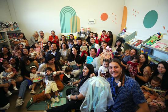 Asistentes a la inauguración de la Guaguateca