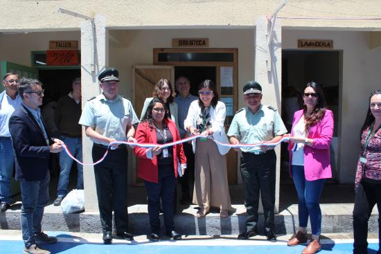 Complejo Penitenciario de Valparaíso inaugura su red de bibliotecas públicas con nuevo punto de préstamo