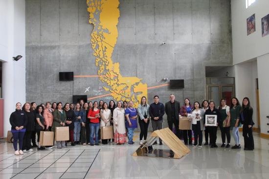 Equipos educativos de la Junji Magallanes reciben material didáctico sobre tradiciones y oficios del campo torrepainino