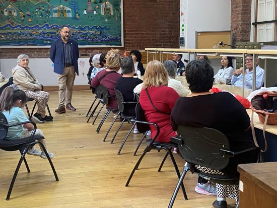 Director Gabriel Díaz con delegación de El Monte