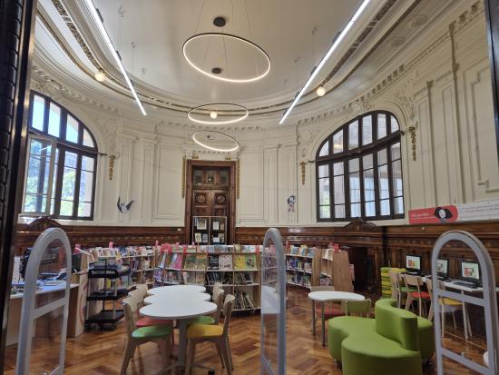 El 15 de enero pasado, la histórica sala reabrió sus puertas para la atención de niñas y niños.