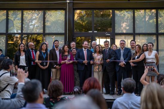 Corte de cinta de nuevo Café Literario de Huechuraba