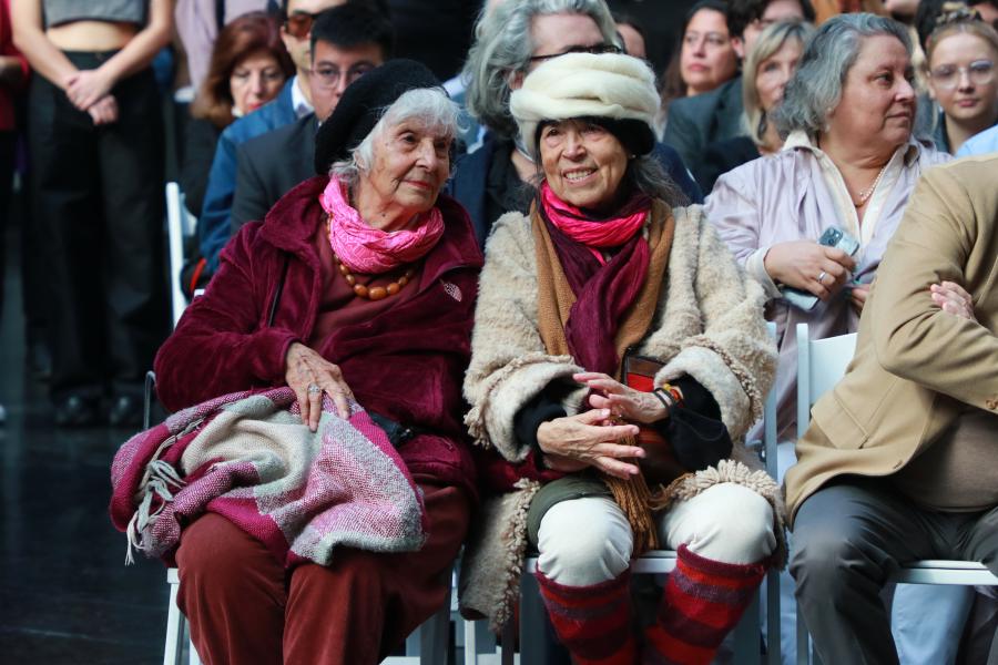 Detalle exposición &quot;Soñar el agua&quot; de Cecilia Vicuña en el MNBA