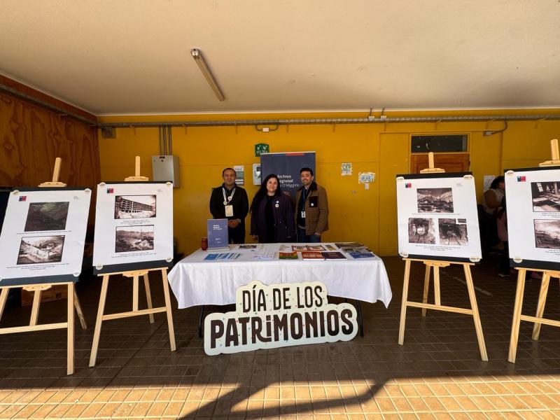Equipo Archivo Regional stand en San Vicente de Tagua Tagua