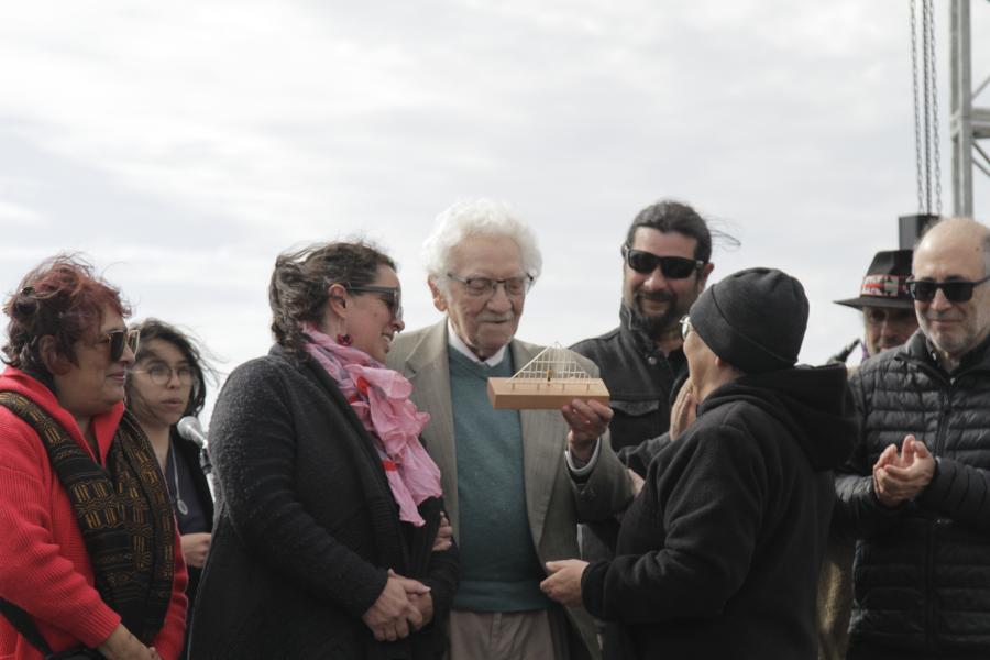 Fernando Martínez, Haydee Oberreuter (recibió su hija el reconocimiento en nombre de su madre) Francia Jamett, Milko Caracciolo y Jorge Quinteros.