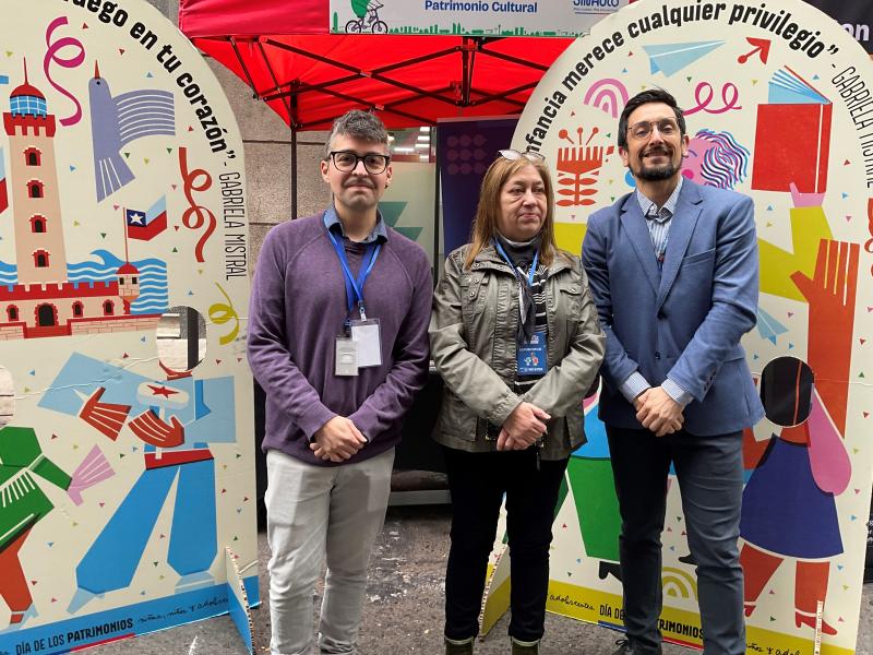 Stand de la Dirección Regional Metropolitana en feria Un Día Sin Auto