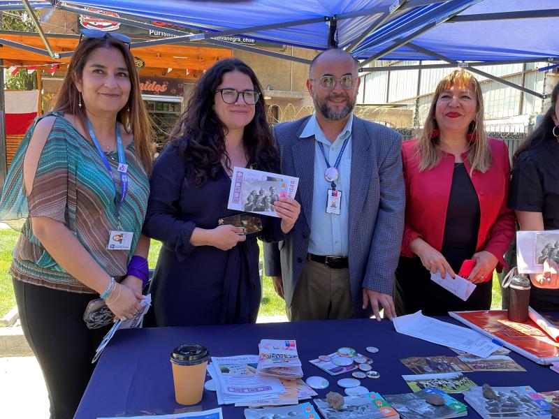 Gabriel Díaz, junto a la ministra de la Mujer, Antonia Orellana.