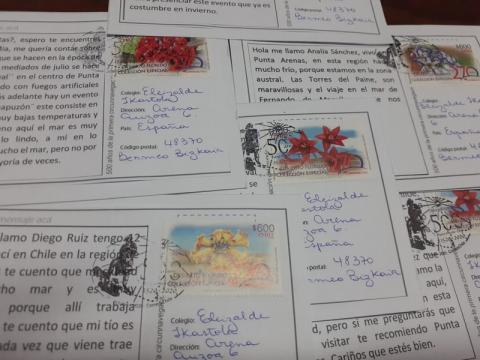 Detalle de algunas postales de este intercambio epistolar.